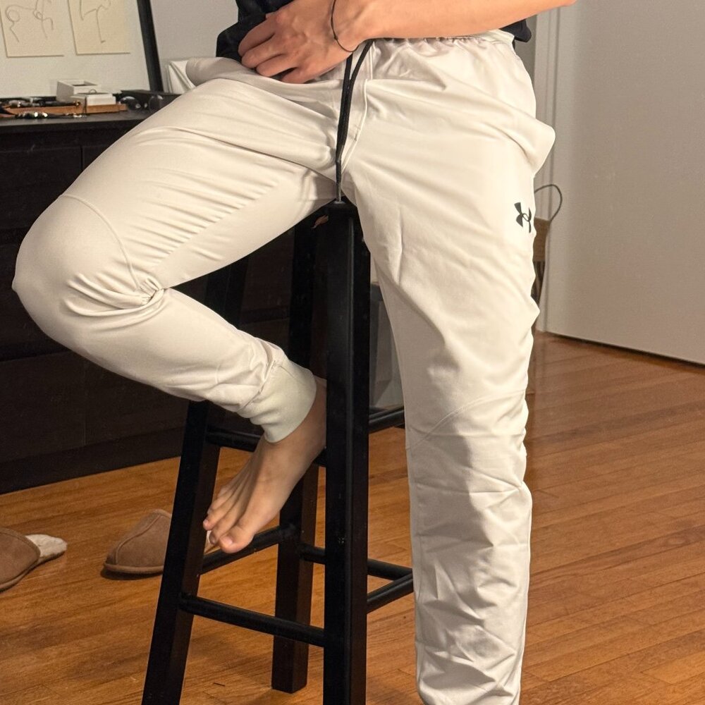 Under Armour / White / M / Training Pants